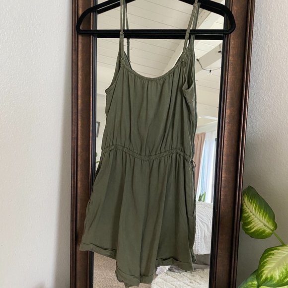 A&F Olive Utility Romper - Picture 6 of 6